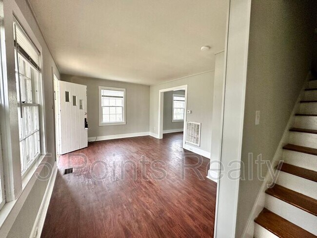 Building Photo - 1408 Bryan St