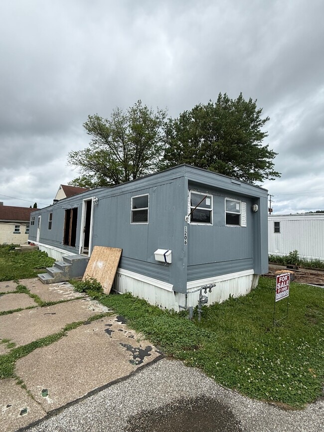 Building Photo - 2971 W 12th St