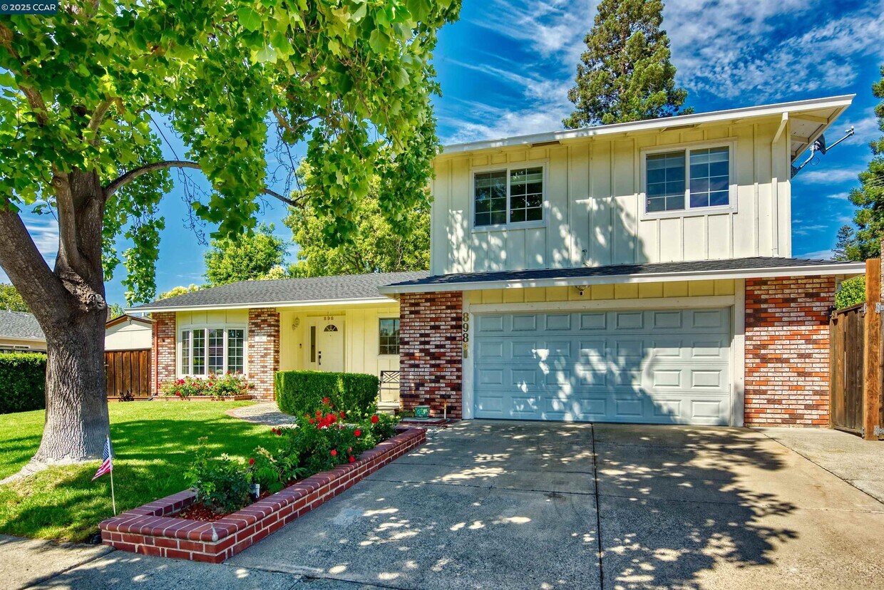 Foto principal - 898 Luxury Dr