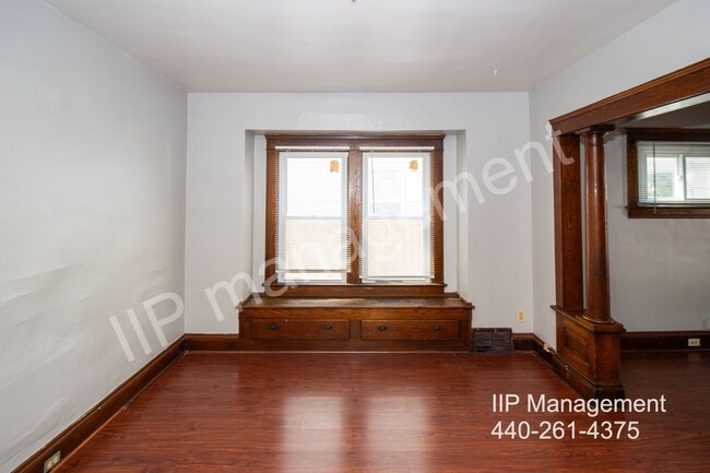 Foto del edificio - Lovely 2 Bed, 1 Bath Apartment in Clevelan...