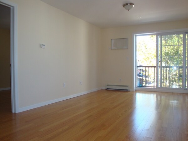 Building Photo - 2358 Glebe Ave