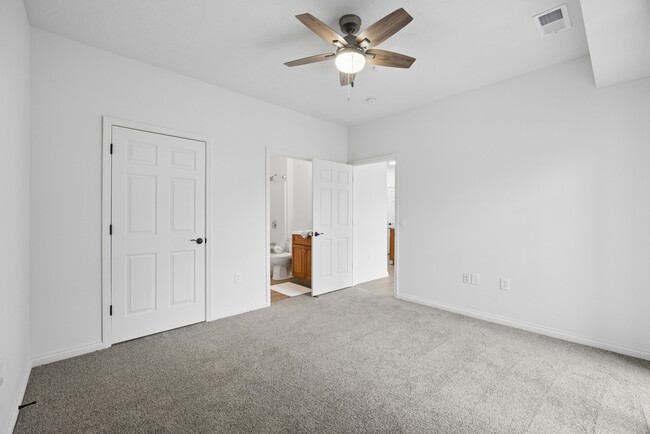 Building Photo - Fieldstone*