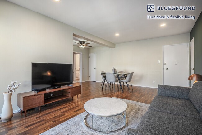 Foto del edificio - 11645 Gorham Ave