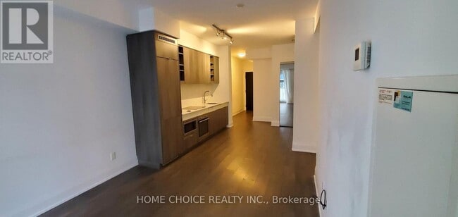 Building Photo - 101 Erskine Ave