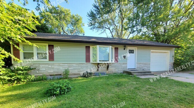 Building Photo - Awesome Location in Waldo-Available NOW!!