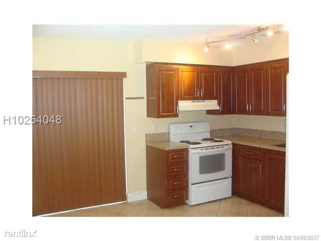 Foto del edificio - 6141 SW 42nd Pl