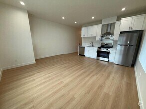 Building Photo - 1327 N Kingsley Dr