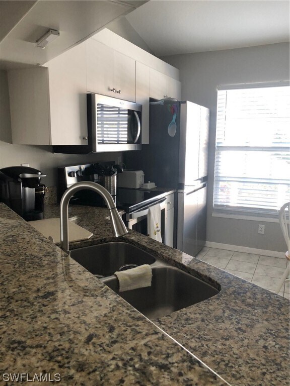 Building Photo - 1290 Sweetwater Cove