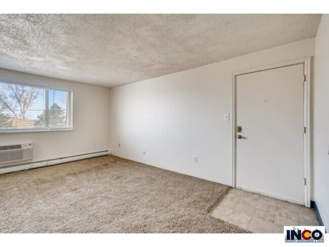Building Photo - Bright 1 bed 1 bath apartment near Riverpo...