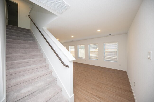 Building Photo - 7235 Gorrian