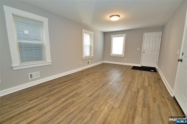 Photo - 116 Maple Ave Apartment