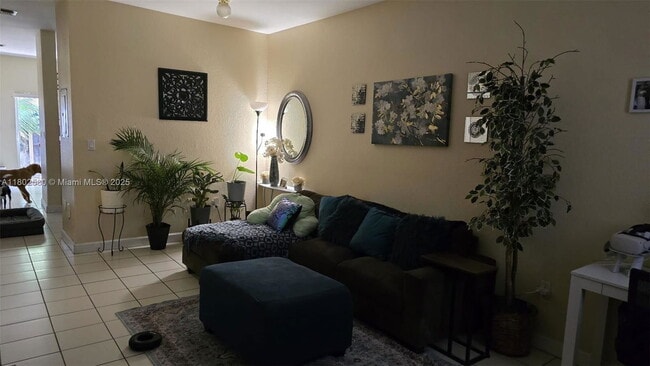 Foto del edificio - 1568 SE 26th St