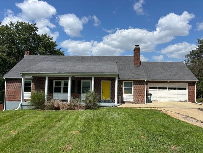 Photo - 1750 North Staunton Drive House