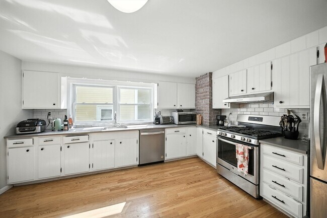 Building Photo - 57 Newbury St