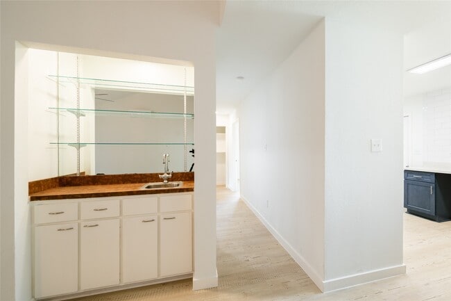 Foto del edificio - 12302 Kitty Brook Dr