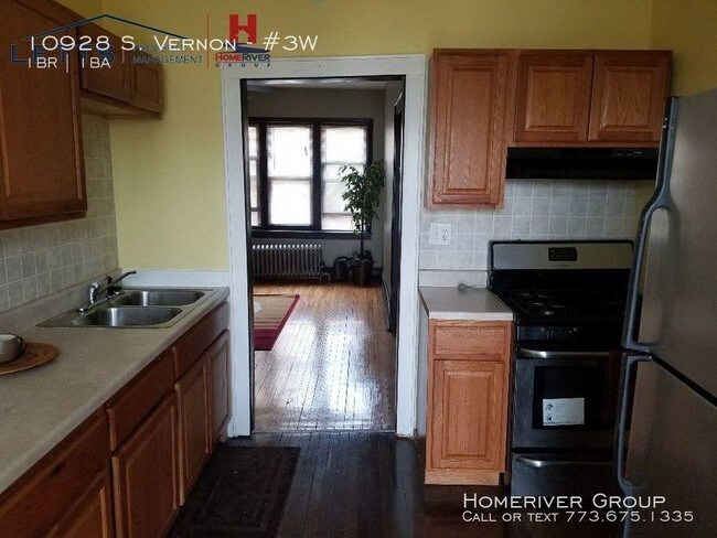 Building Photo - 1 bedroom in Chicago IL 60628