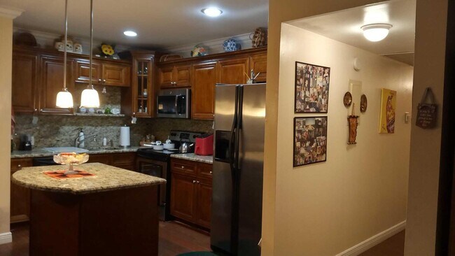 Building Photo - 36 Dorset A