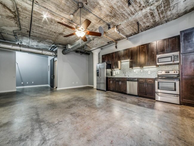 Building Photo - 1122 Jackson St