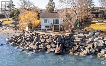Building Photo - 18 1/2 Lakeshore Dr