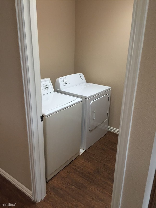 Building Photo - 4 br, 4 bath Duplex - West Prairie Duplexe...