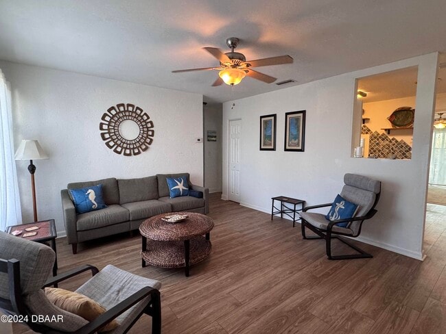 Building Photo - 24 Dolphin Ave