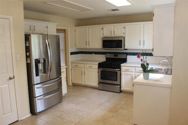 Foto del edificio - 9000 Francia Trail