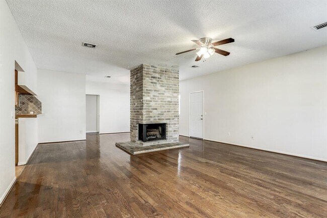 Foto del edificio - 17207 Kettle Creek Dr