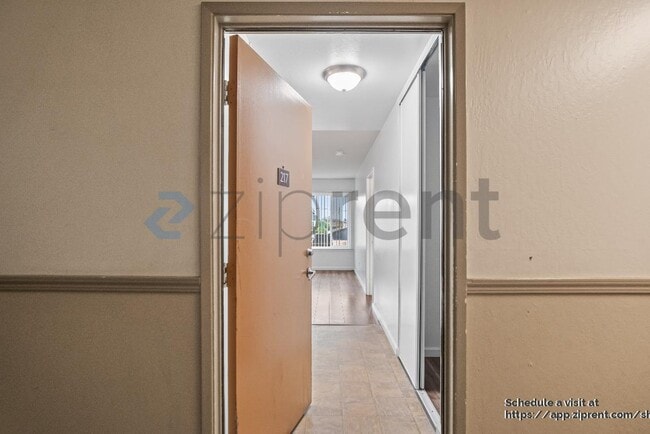 Building Photo - 100 Village Dr