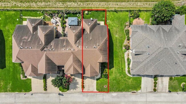 Foto del edificio - 8428 Willow Loch Dr