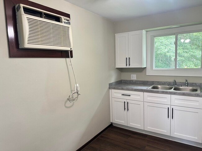 Foto del edificio - 3574-3576 Kidron Road
