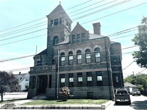 Building Photo - 24 Front St