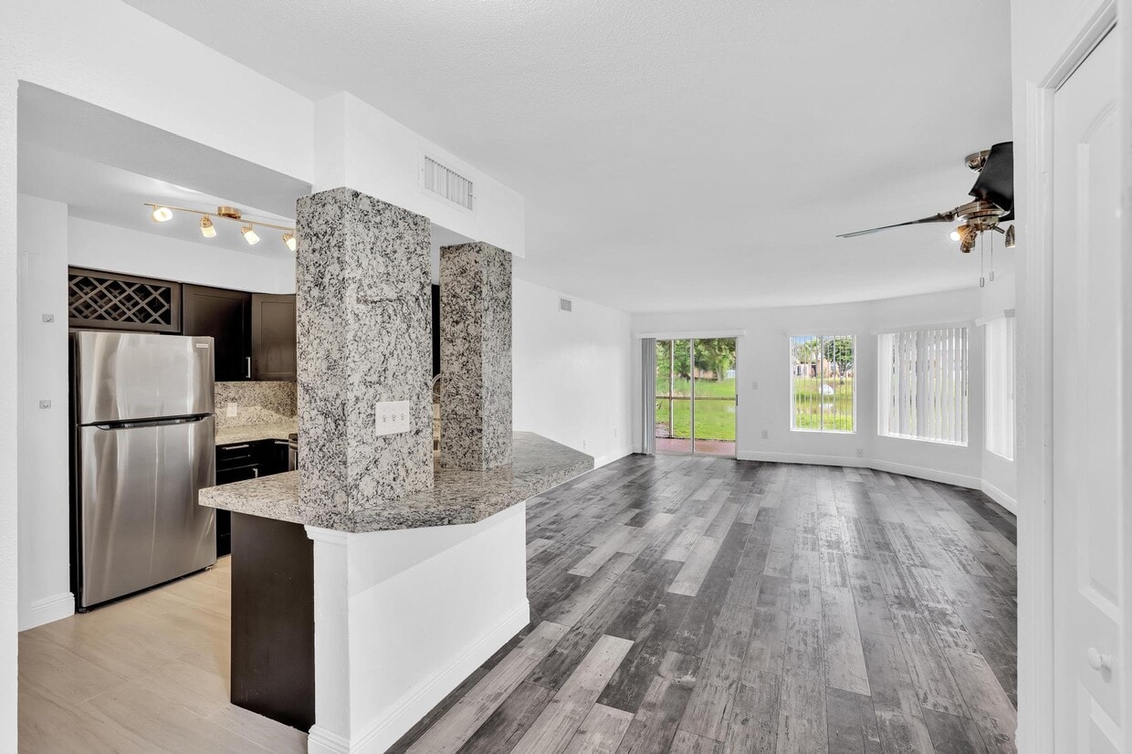Photo - 2341 NW 33rd St (Oakland Park, FL)