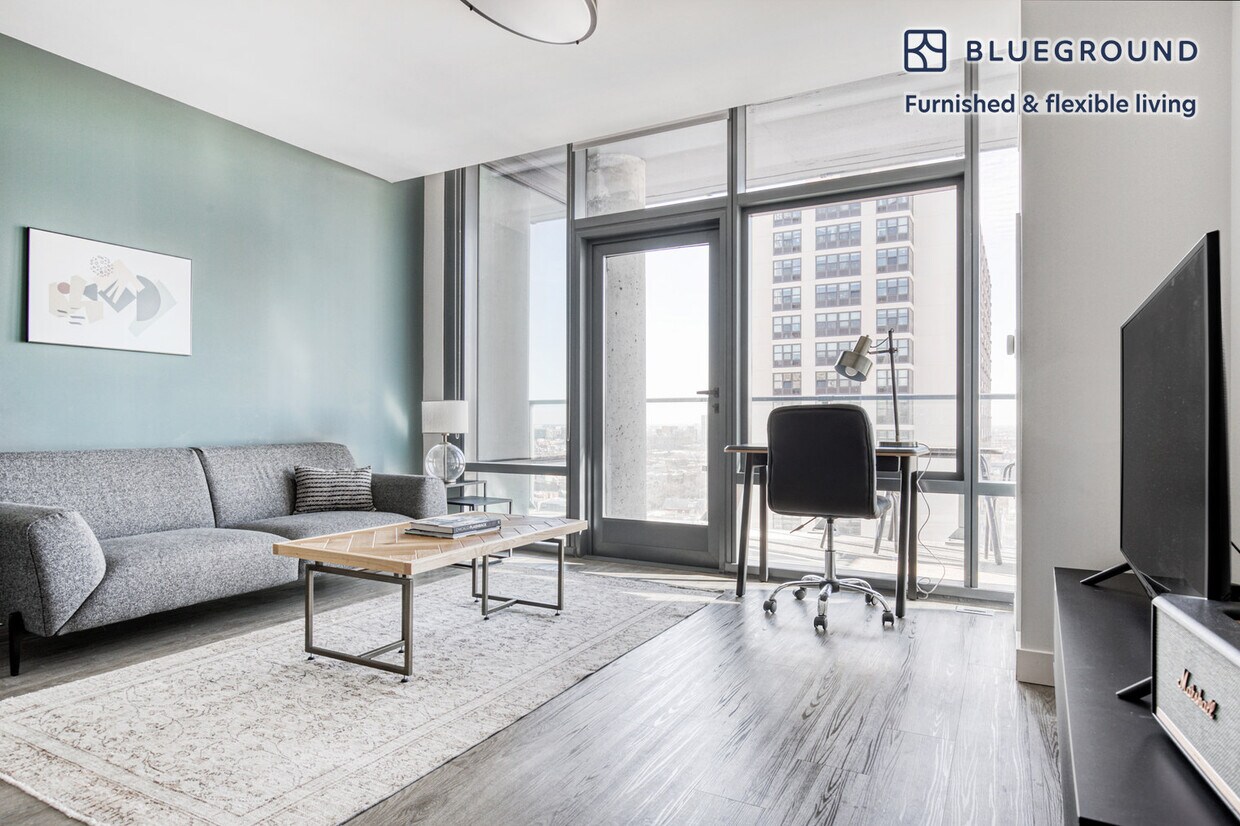 Foto principal - 450 W Belmont Ave