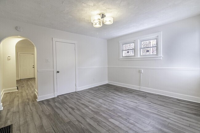 Foto del edificio - 107 Continental St