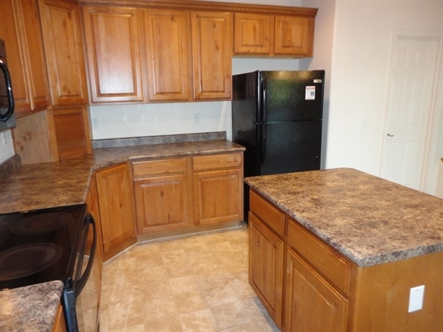 Building Photo - 782 E Christopher St