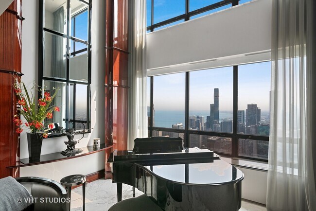 Foto del edificio - 180 E Pearson St