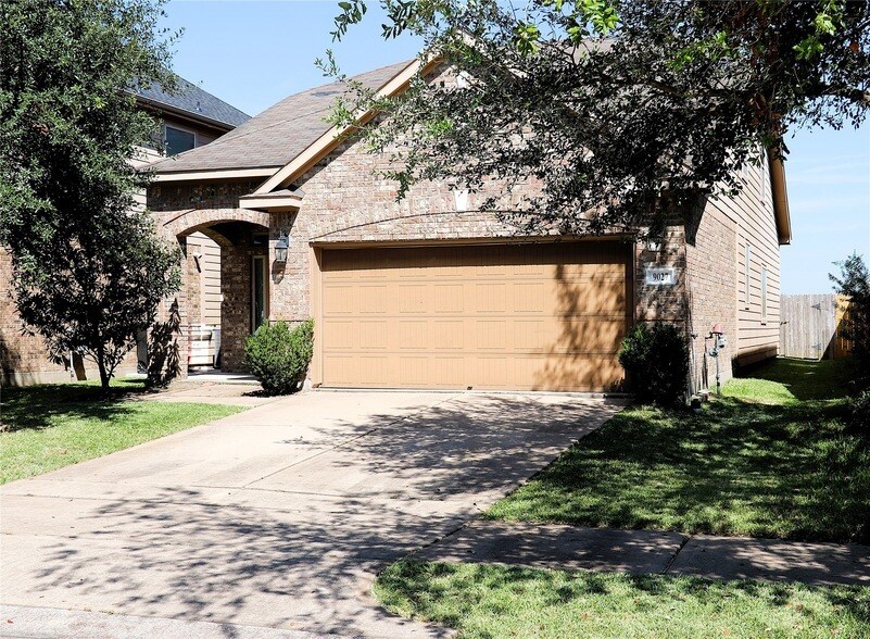 Foto principal - 9027 Fuqua Ridge Ln