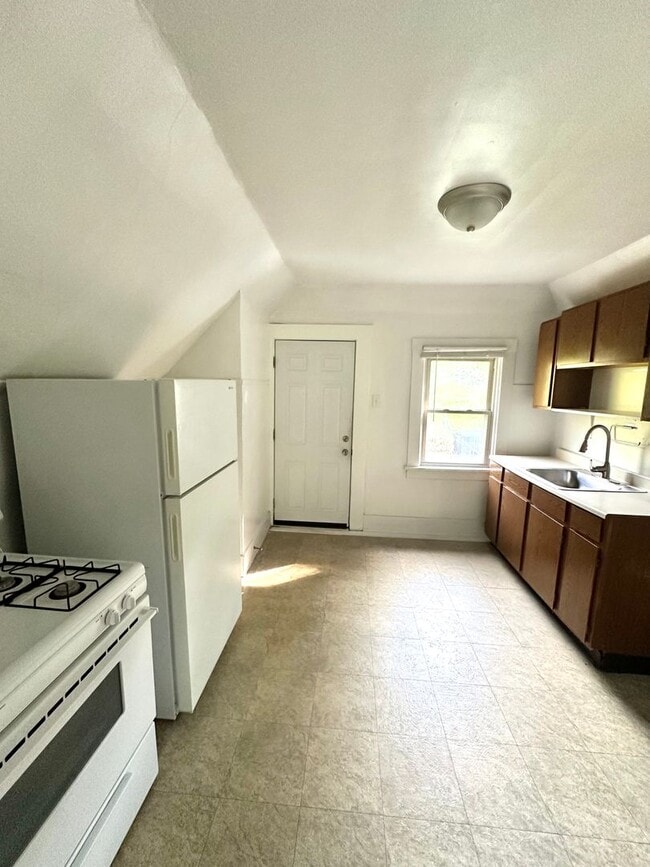 Building Photo - 12 Demmer Ave