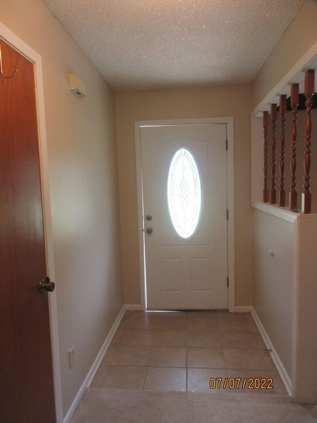 Building Photo - 105 Amelia Dr