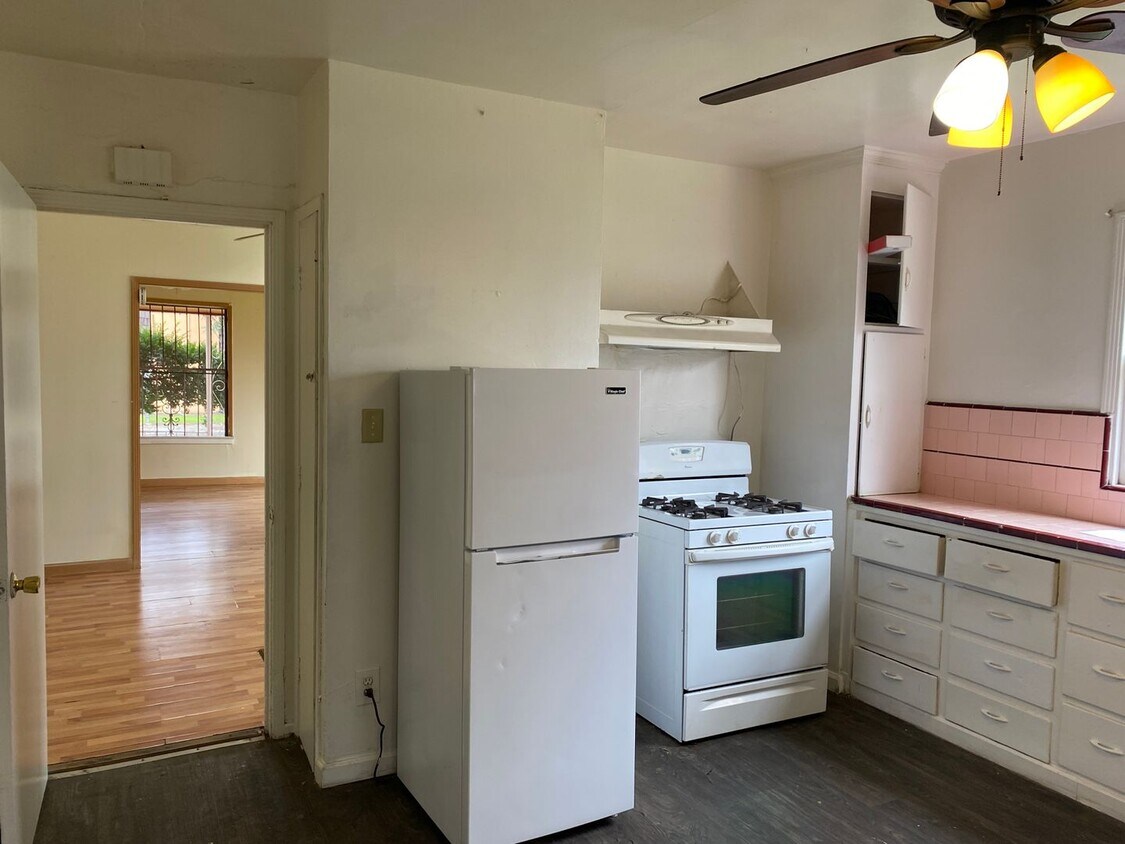 Primary Photo - Great Stockton rental opportunity! 2 bedro...