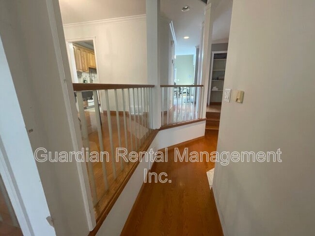 Photo du bâtiment - 1227 Regina Ave