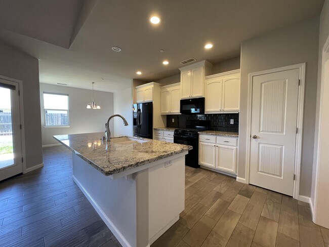 Building Photo - 3417 Schill Ln