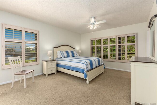 Foto del edificio - 3901 SE St Lucie Blvd