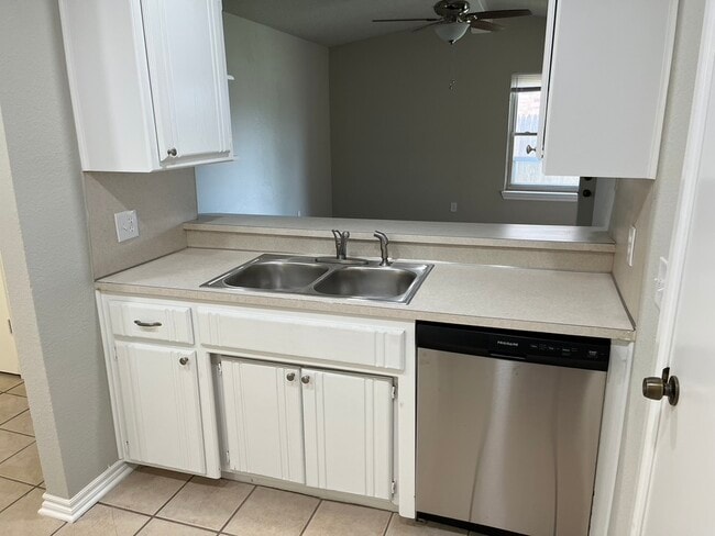 Building Photo - 1207 Sequoyah Cir