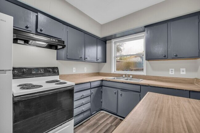 Foto del edificio - 405 Summerhaven Dr