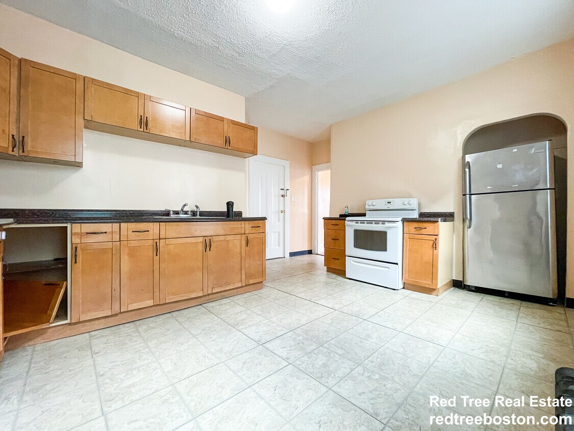 20 Furness St Unit 1, Revere, MA 02151 Condo for Rent in Revere, MA