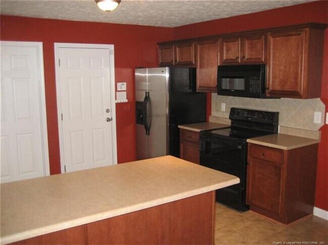 Building Photo - 1525 Kershaw Loop