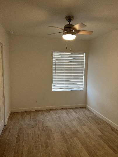 Foto del edificio - 1468 E Hedrick Dr