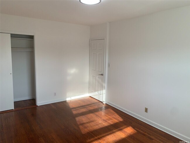 Building Photo - 42-40 193rd St