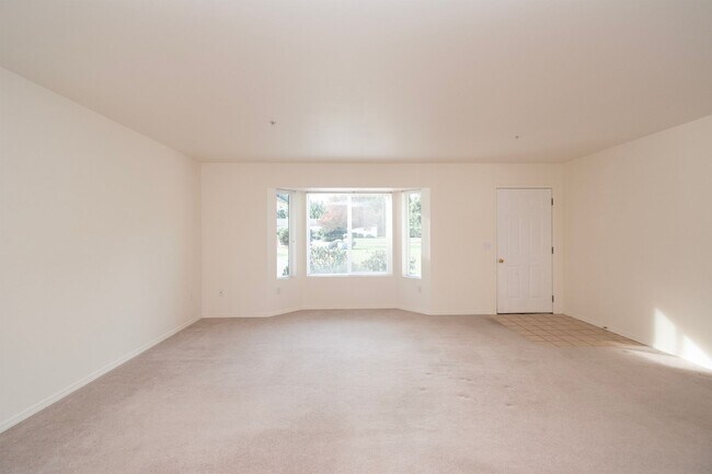 Building Photo - Nice Duplex for Lease